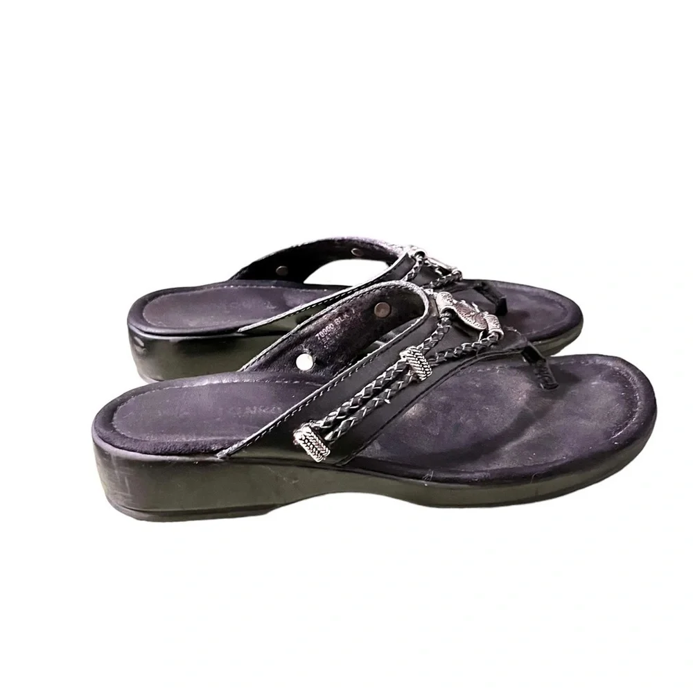 Minnetonka Silverthorne Leather Sandals  Size 7 Black